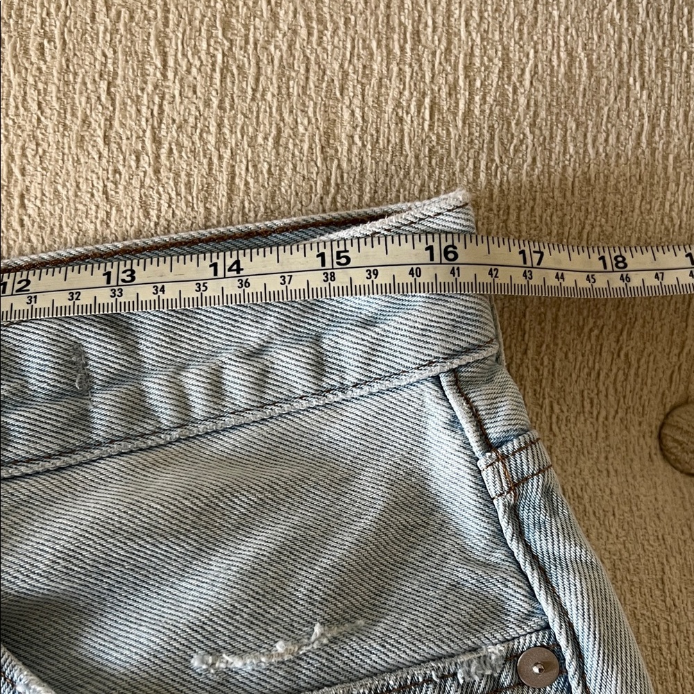 Madewell Relaxed Faded Blue Frayed Hem Jean Shorts NWOT Size 29 - Picture 8 of 11